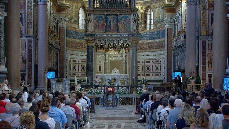 La veglia di preghiera in preparazione della Beatificazione